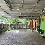 Bu Sur Homestay